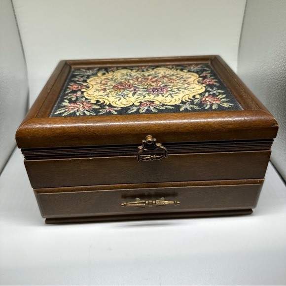 Vintage Wooden Tapestry FlowersJewelry Chest Box-Japan Cottage Core - Picture 12 of 12